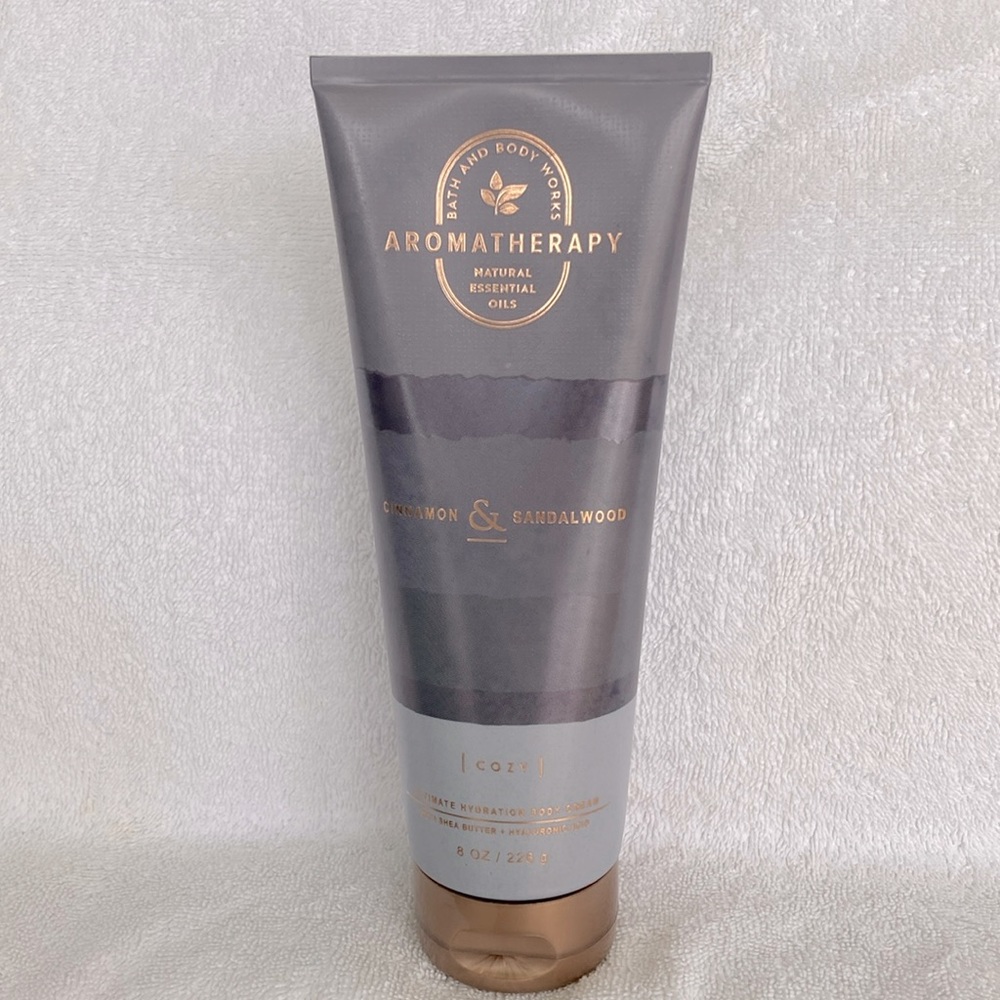Bath & Body Works Cinnamon & Sandalwood Cozy Ultimate Body Cream 8 oz / 226 ml
